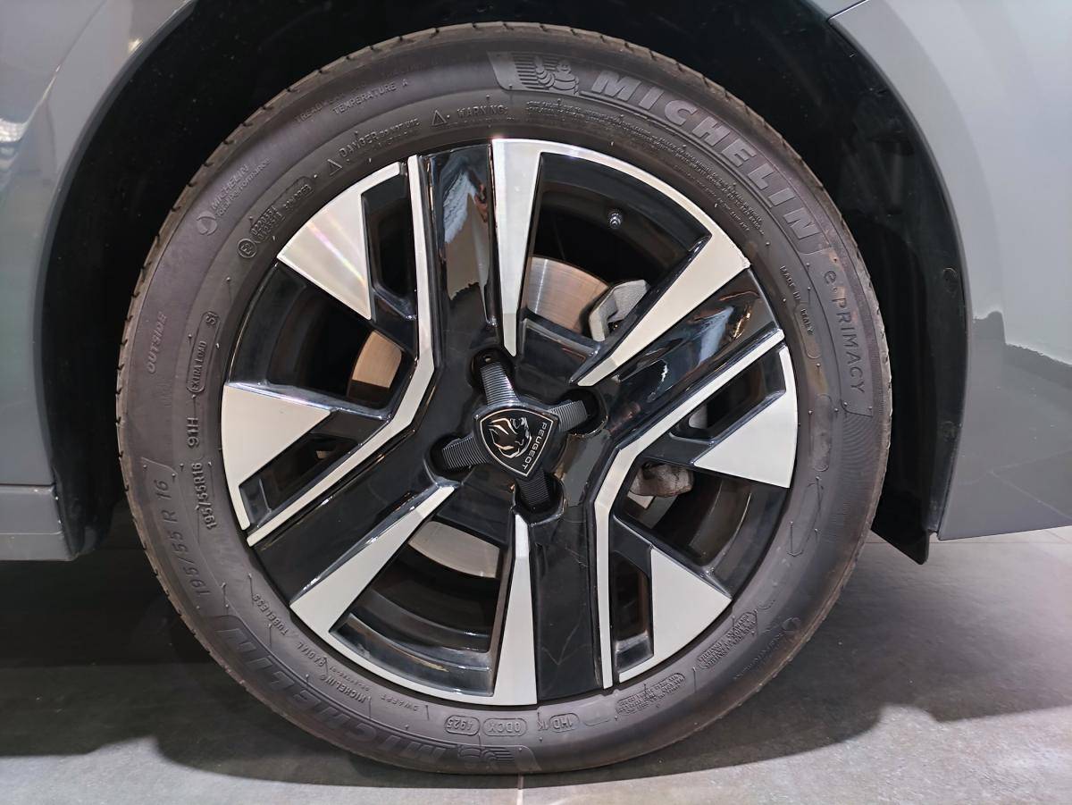 peugeot-208-2026-gasolina-1199cc