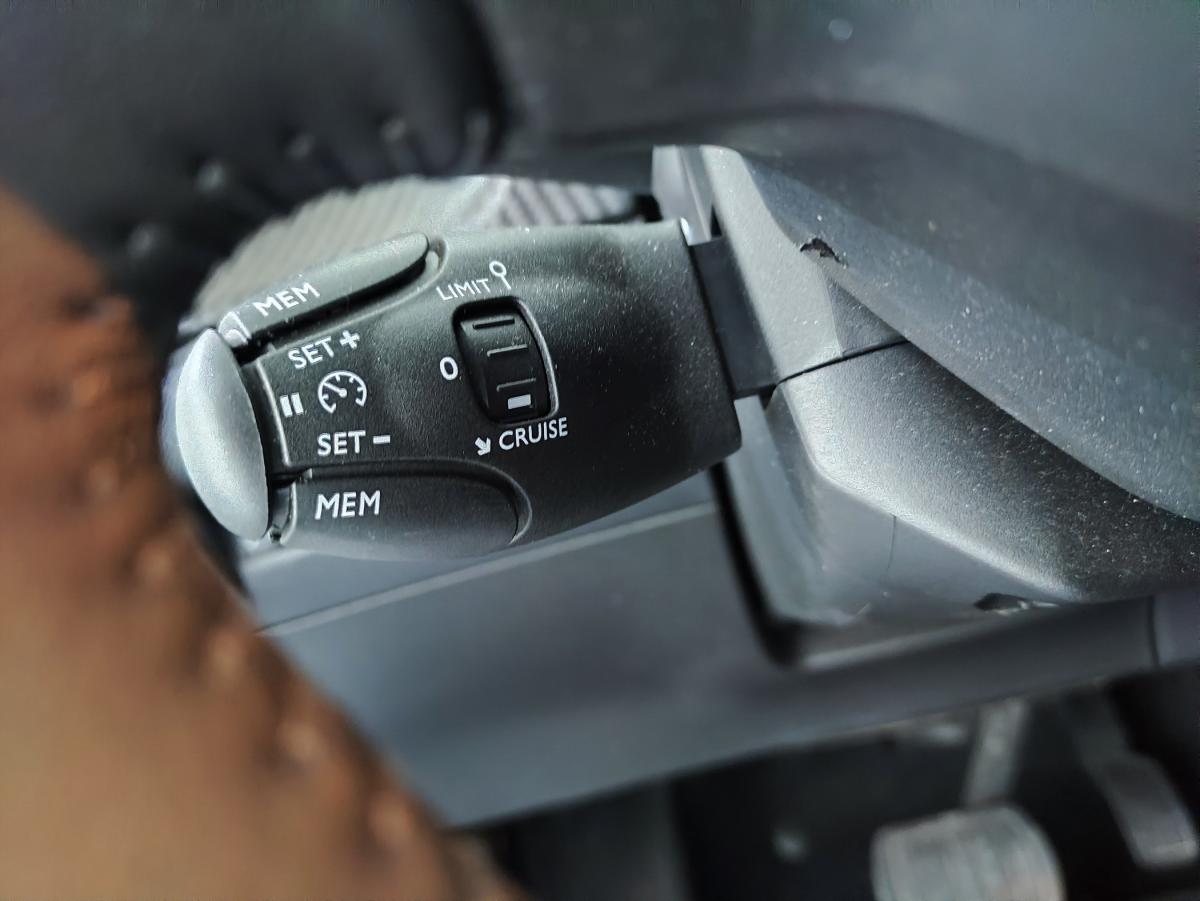 peugeot-208-2026-gasolina-1199cc