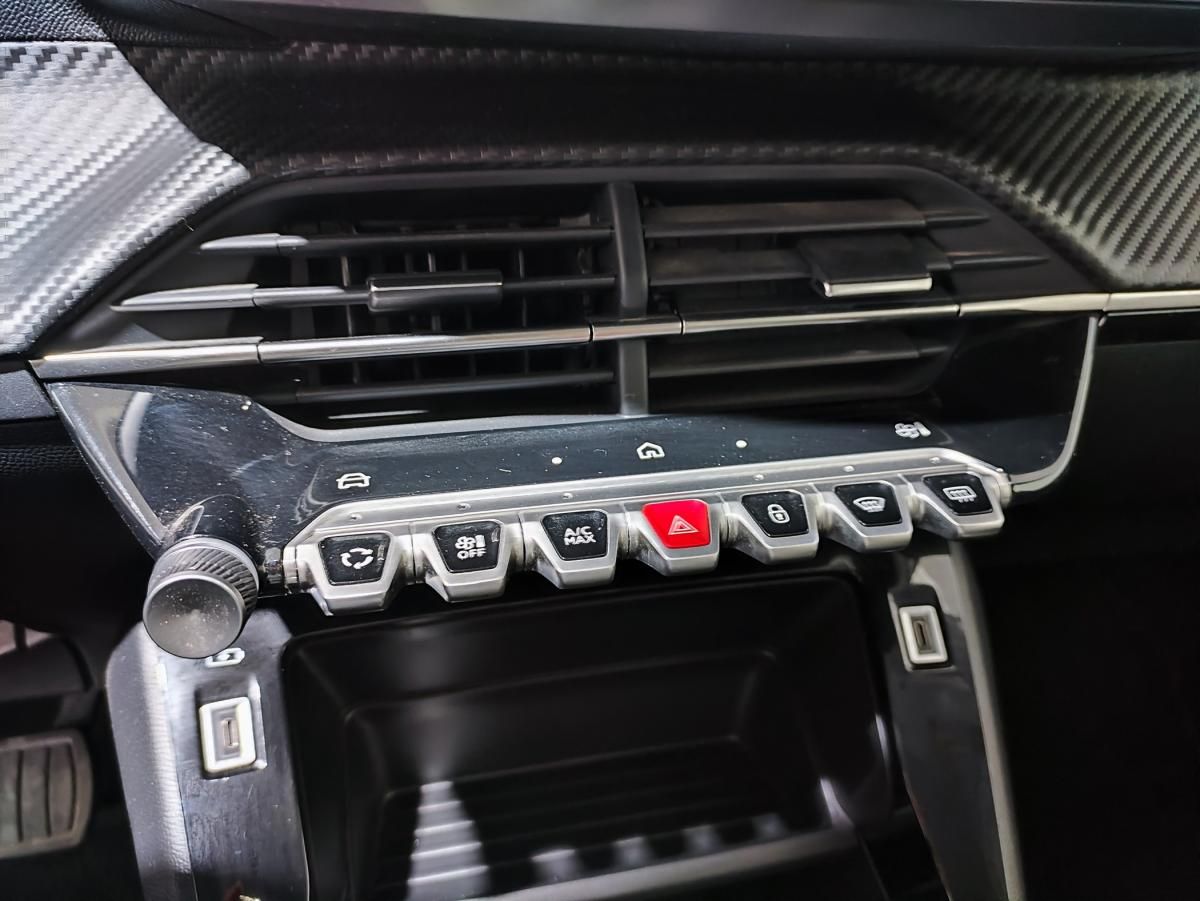 peugeot-208-2026-gasolina-1199cc