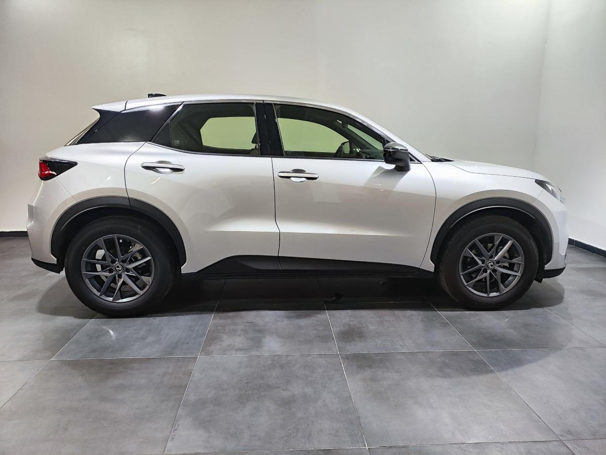 lexus-lbx-2025-hibrido-a-gasolina-1490cc