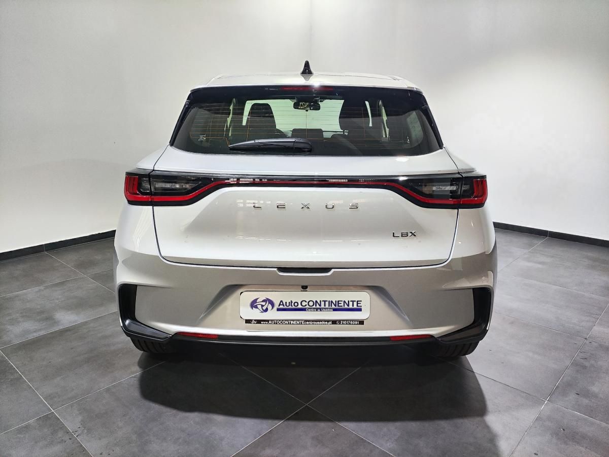 lexus-lbx-2025-hibrido-a-gasolina-1490cc