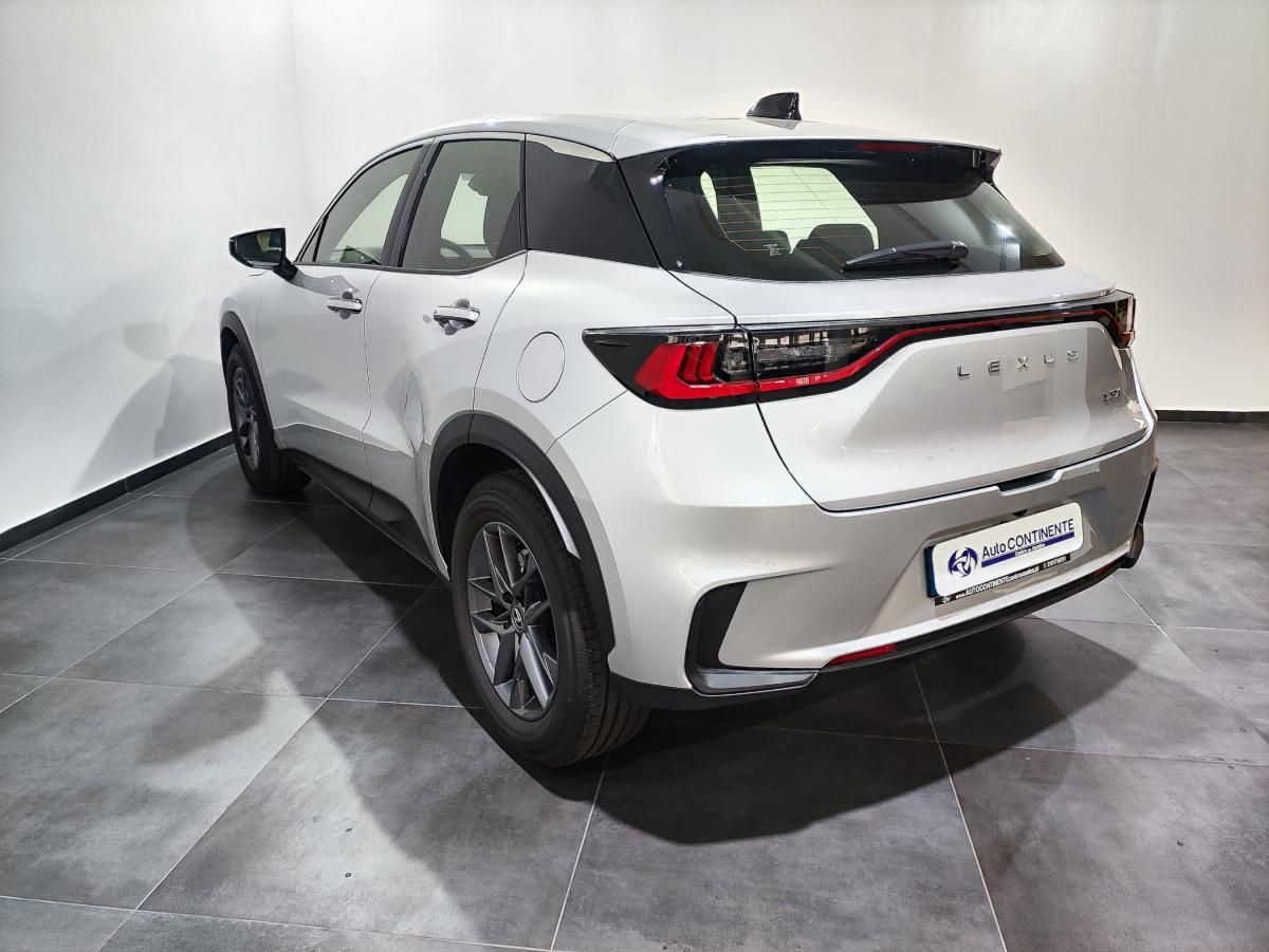 lexus-lbx-2025-hibrido-a-gasolina-1490cc
