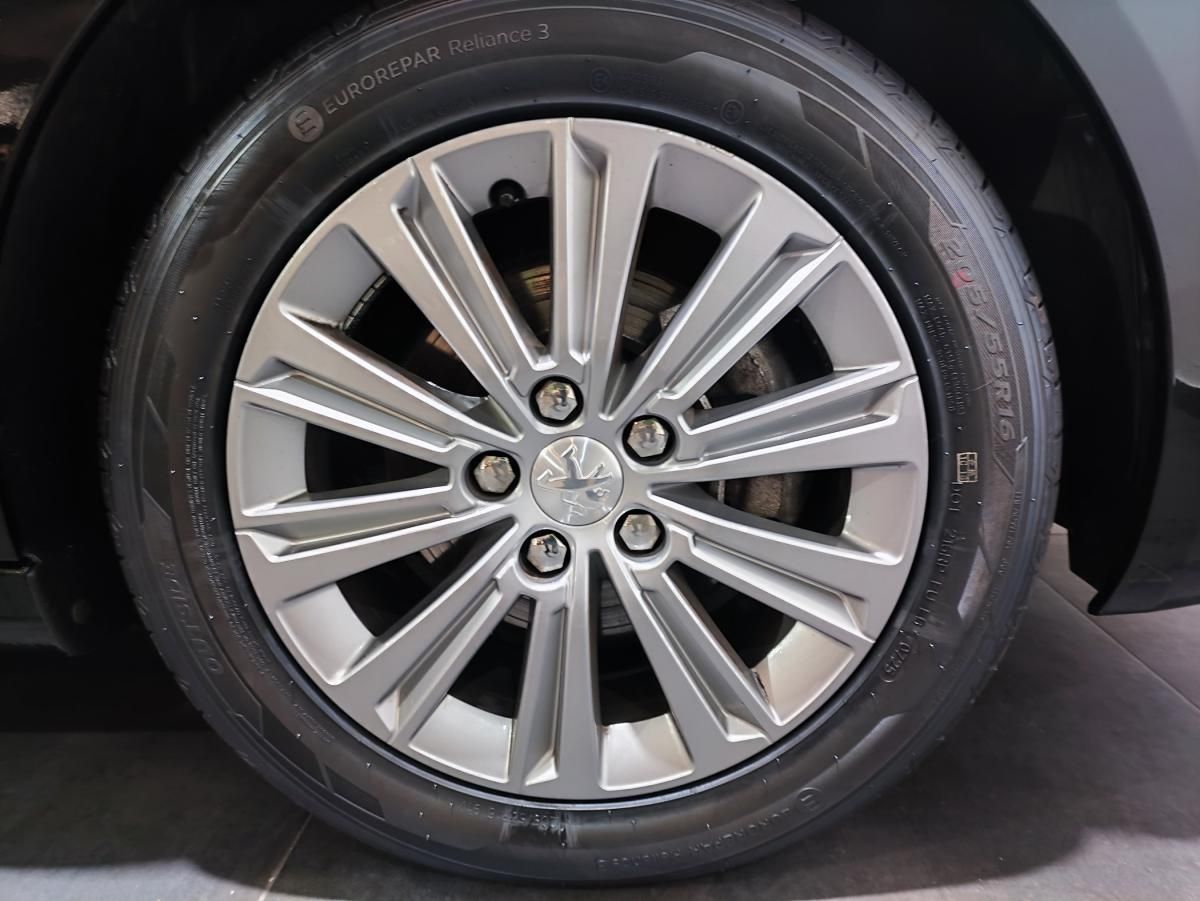 peugeot-308-sw-2021-diesel-1499cc