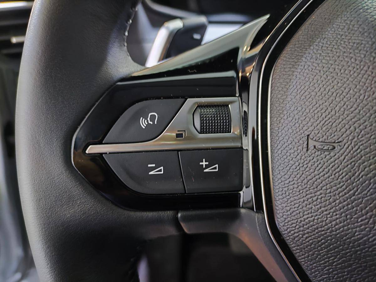 peugeot-208-2025-gasolina-1199cc