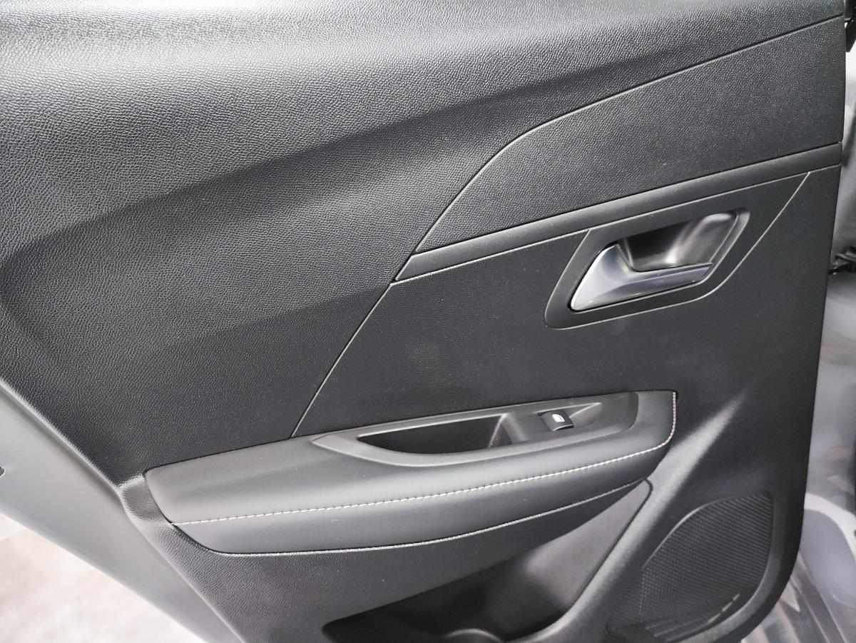 peugeot-208-2025-gasolina-1199cc