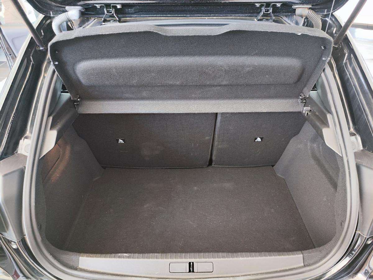 peugeot-208-2024-eletrico-500cc