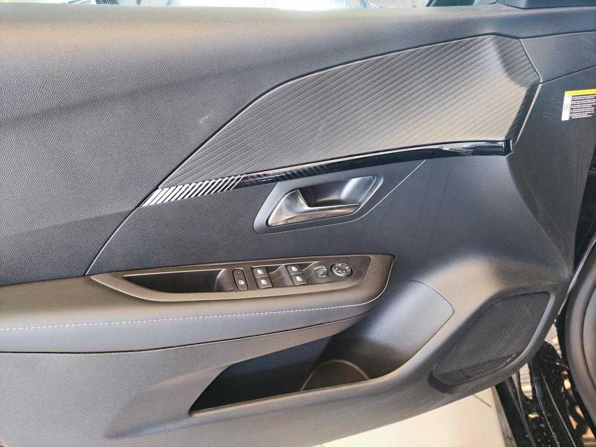 peugeot-208-2024-eletrico-500cc