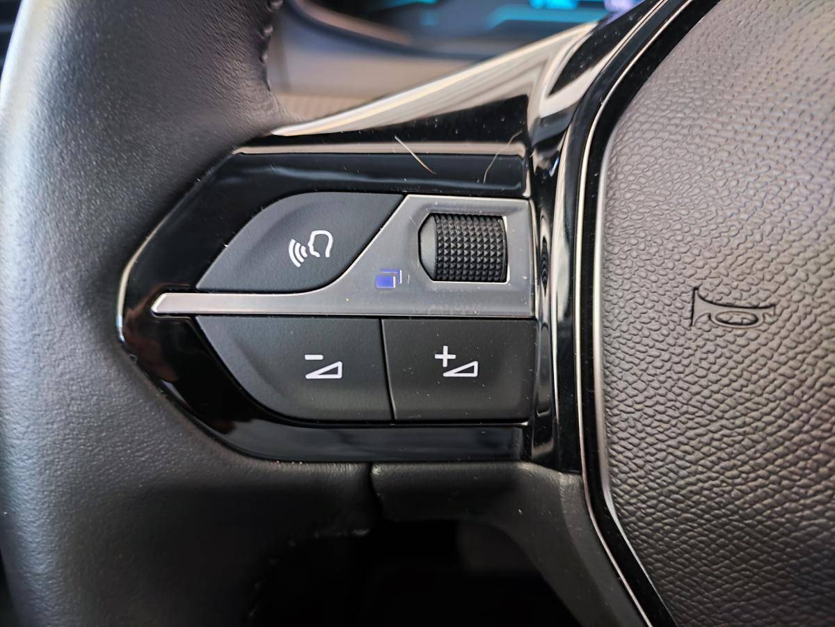 peugeot-208-2024-eletrico-500cc
