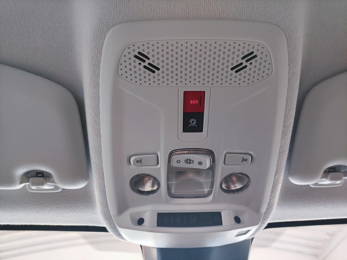 peugeot-208-2024-eletrico-500cc