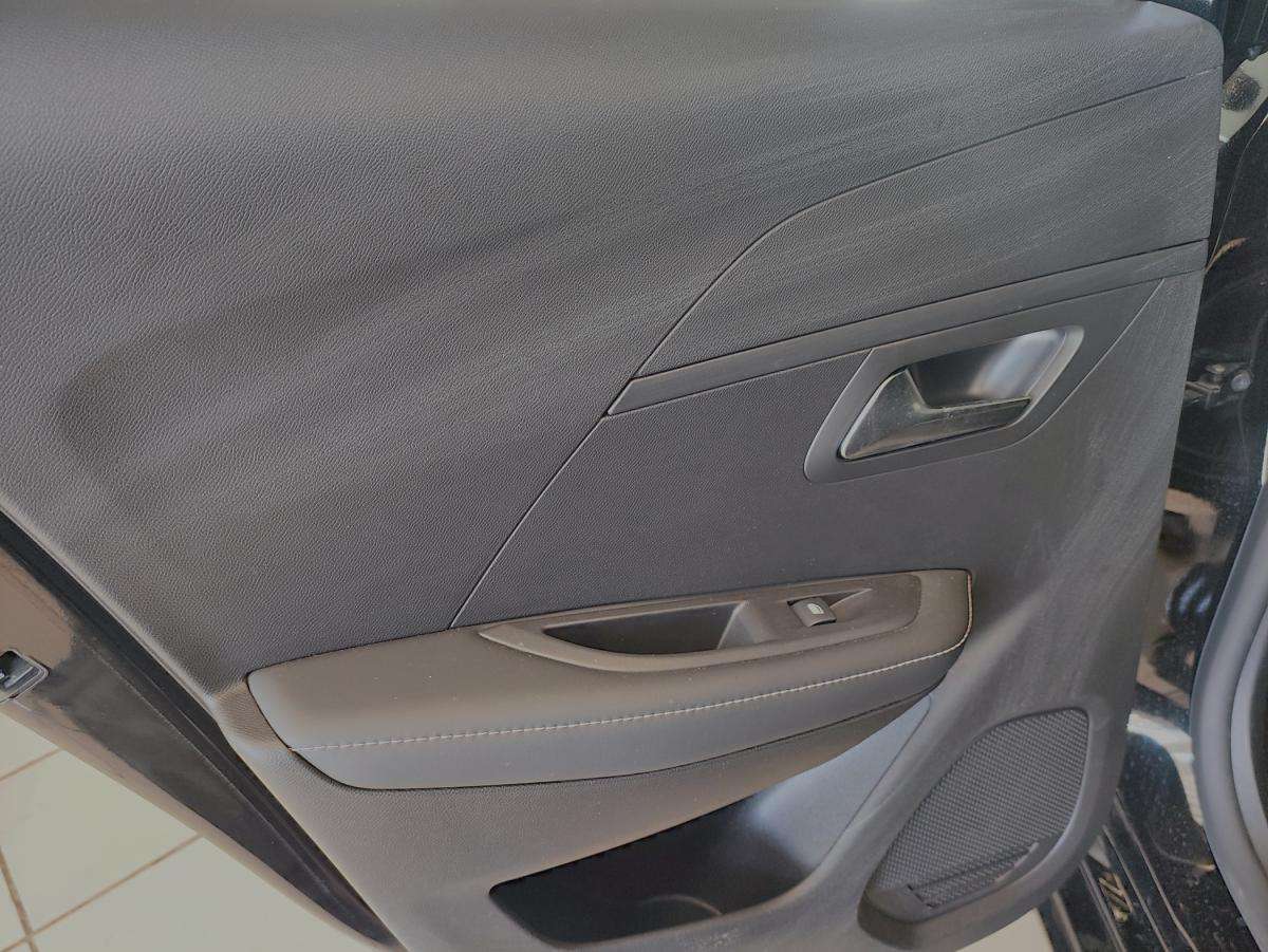 peugeot-208-2024-eletrico-500cc
