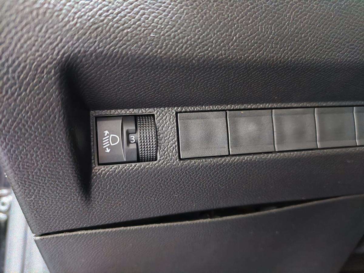 peugeot-208-2025-eletrico-0cc