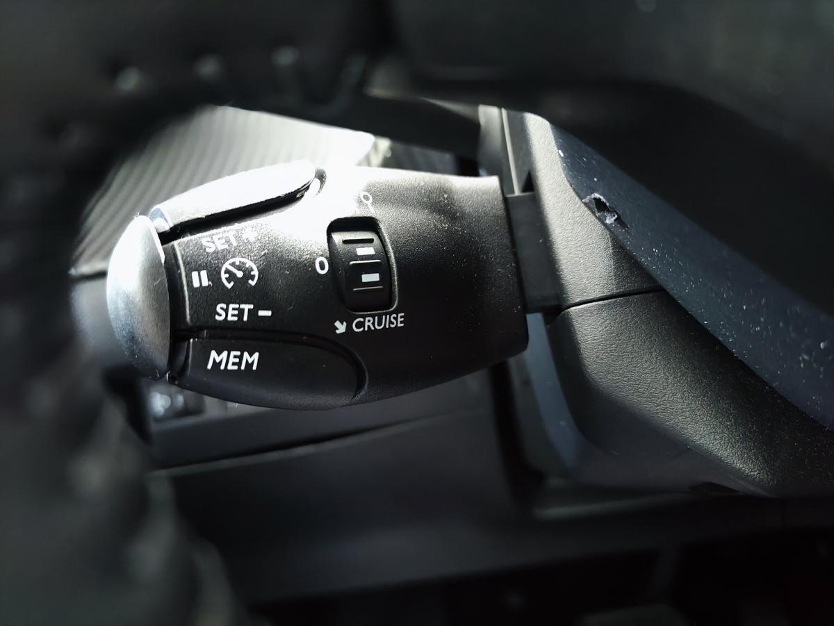 peugeot-208-2025-eletrico-0cc