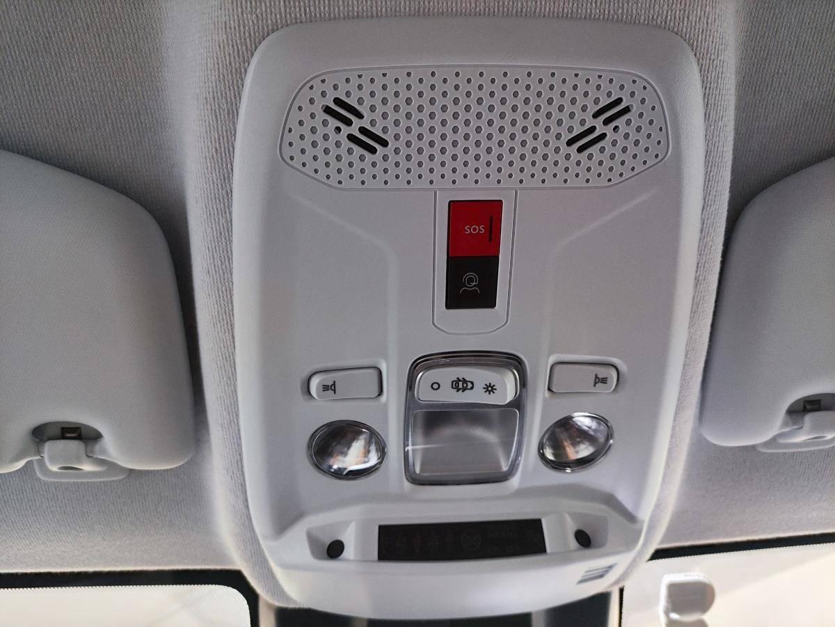 peugeot-208-2025-eletrico-0cc