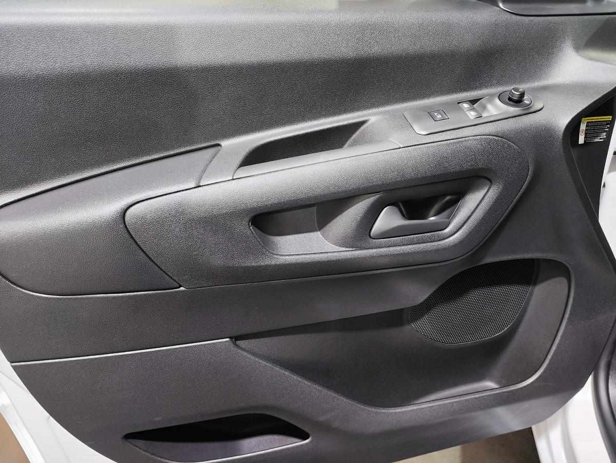 citroen-berlingo-2025-diesel-1499cc