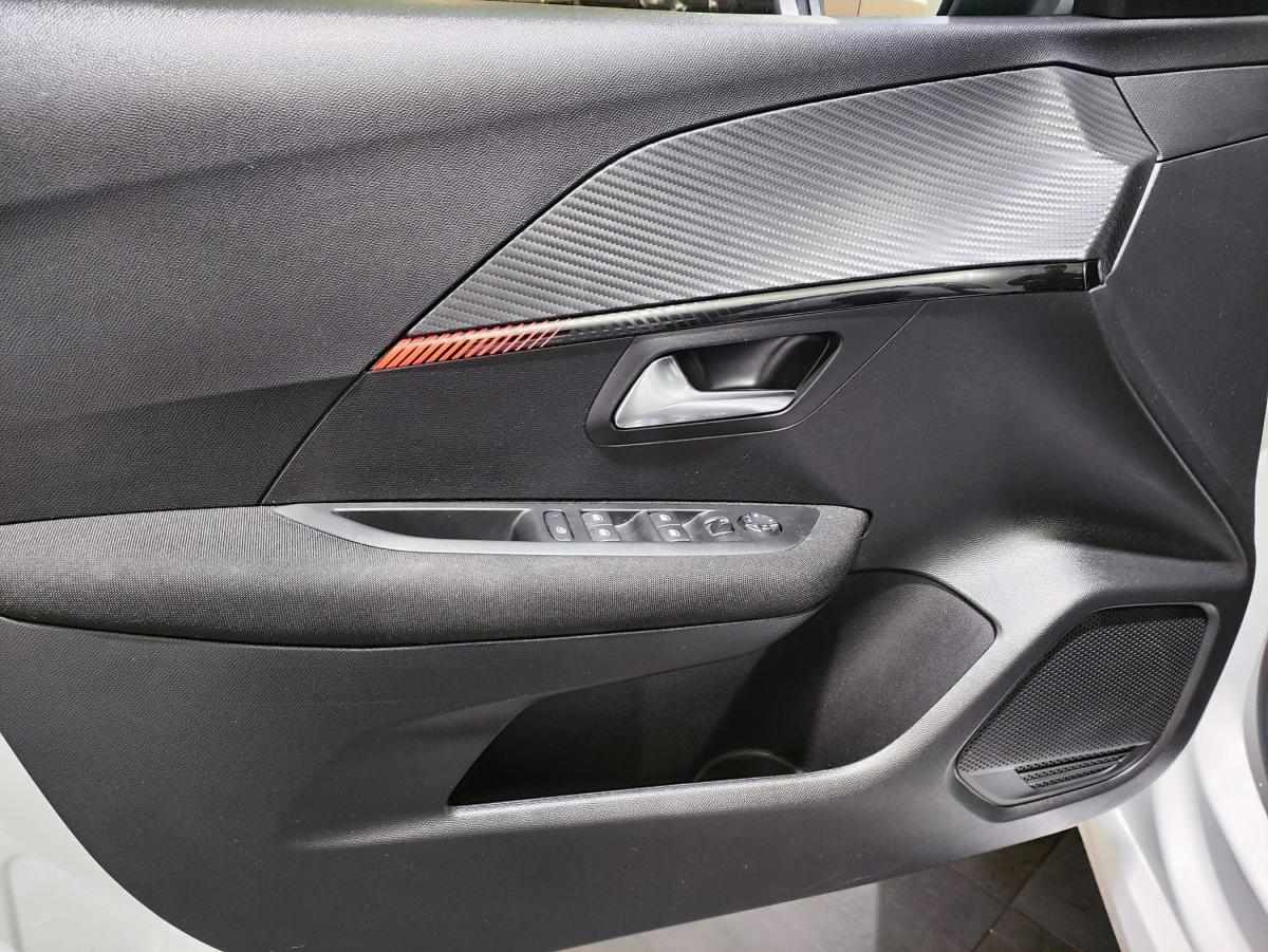 peugeot-208-2023-gasolina-1199cc