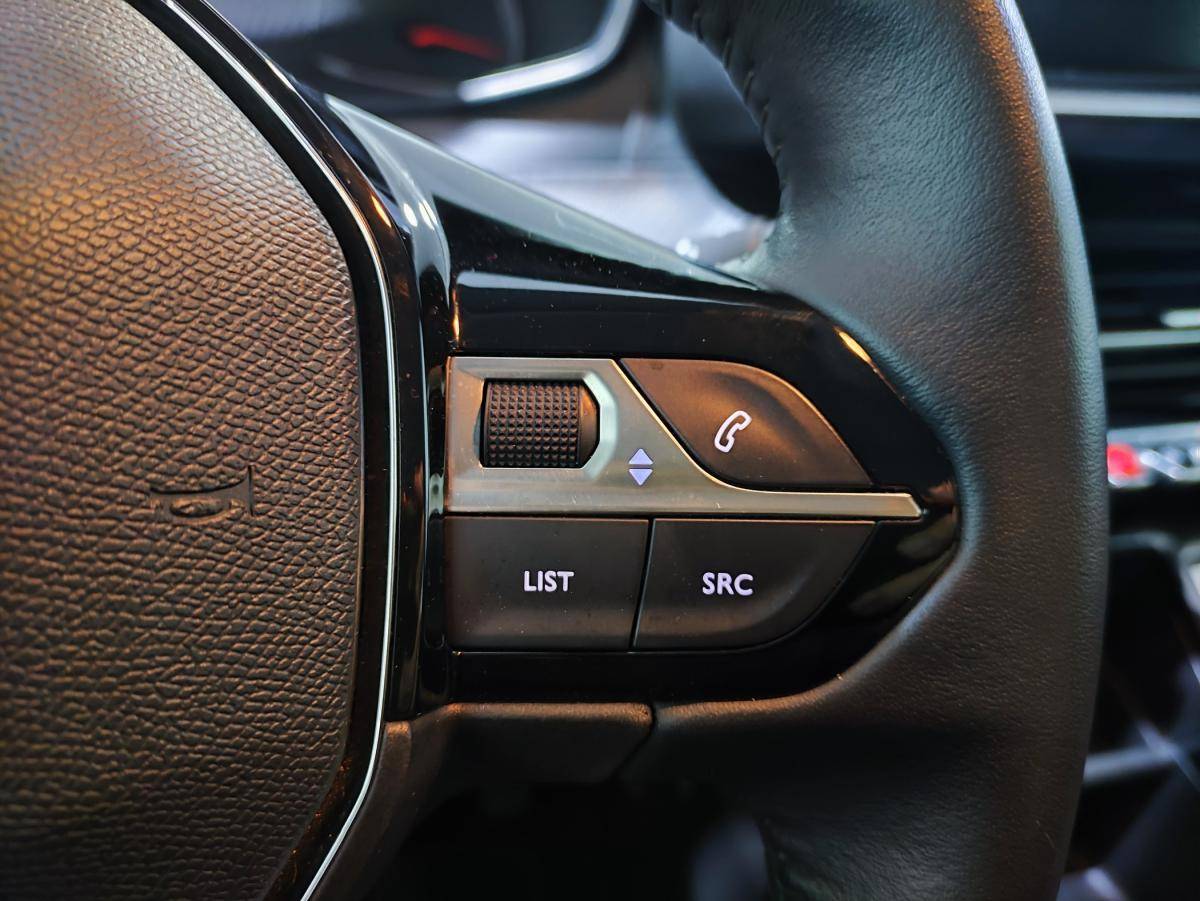 peugeot-208-2023-gasolina-1199cc