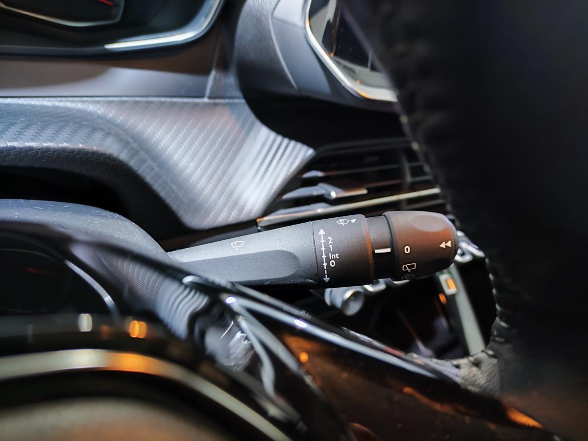 peugeot-208-2023-gasolina-1199cc