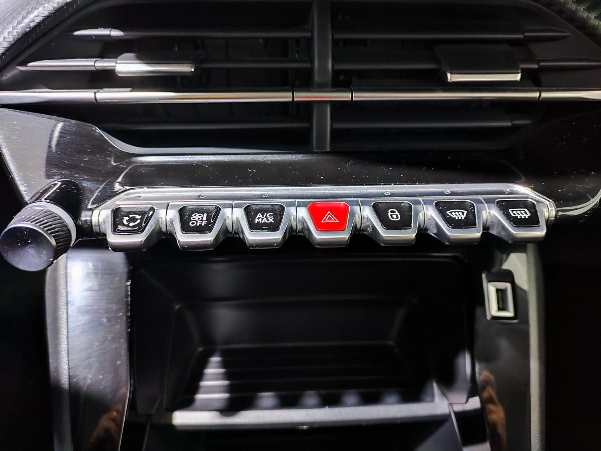 peugeot-208-2023-gasolina-1199cc