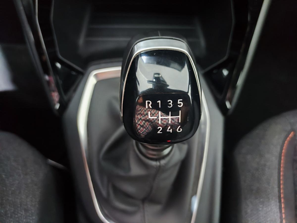 peugeot-2008-2025-gasolina-1199cc