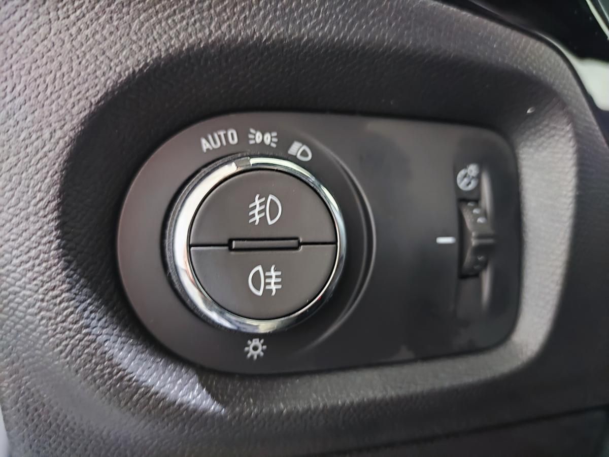 opel-corsa-2023-eletrico-500cc