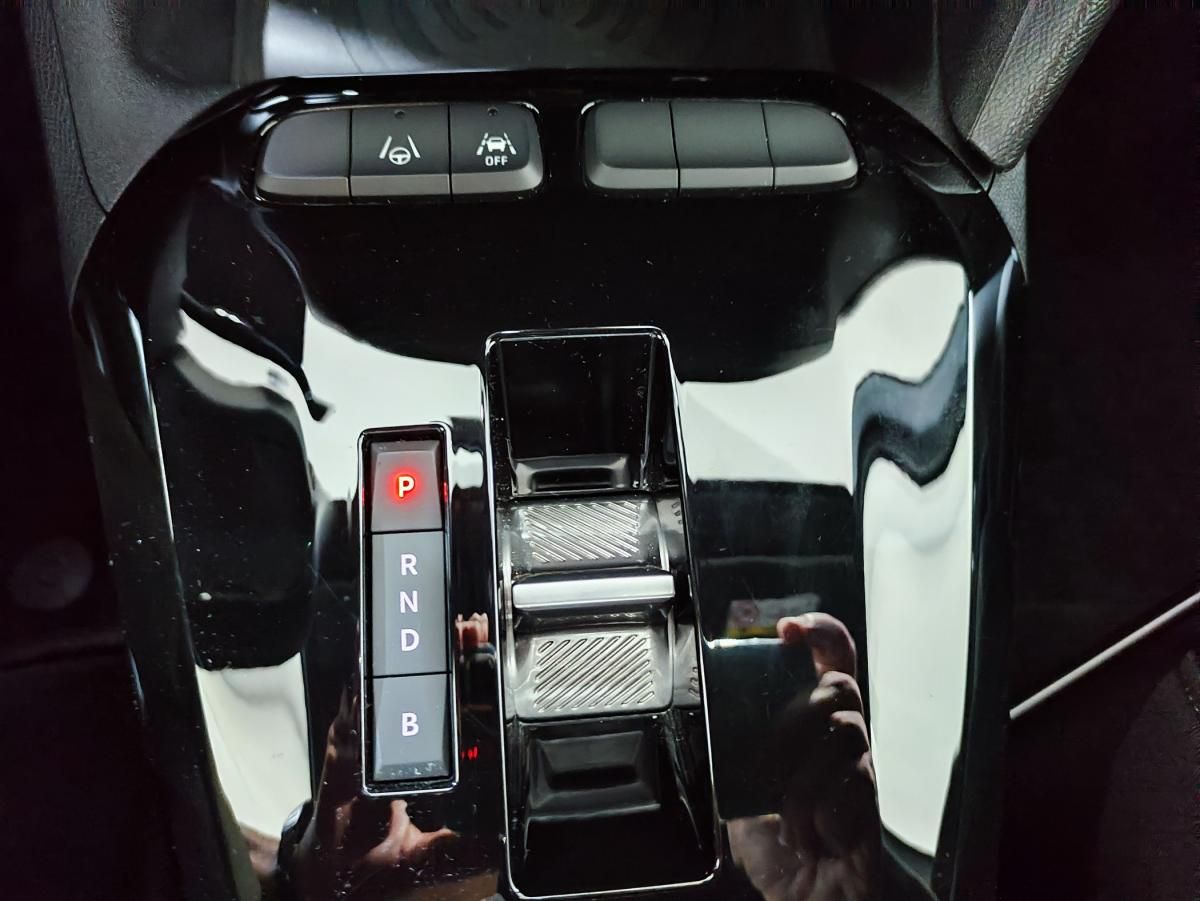 opel-corsa-2023-eletrico-500cc