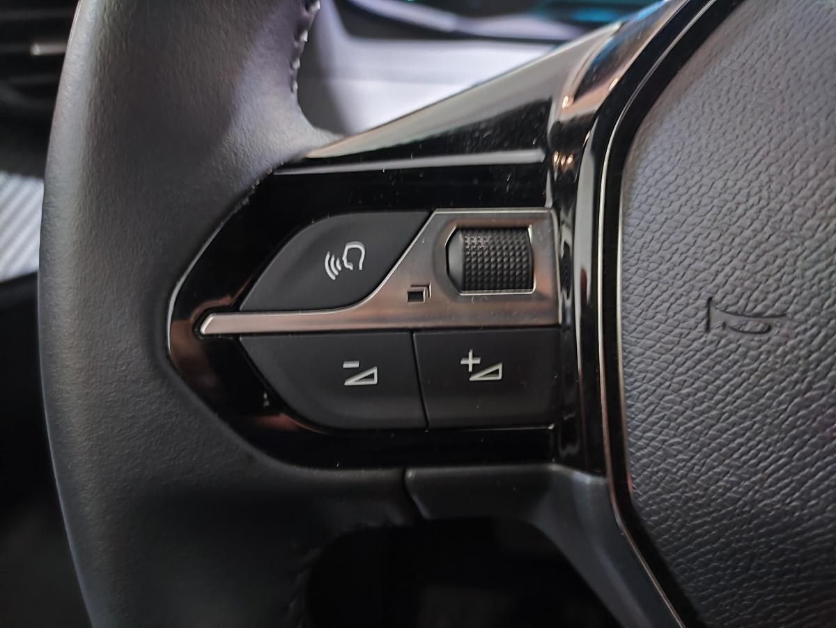 peugeot-2008-2025-eletrico-500cc