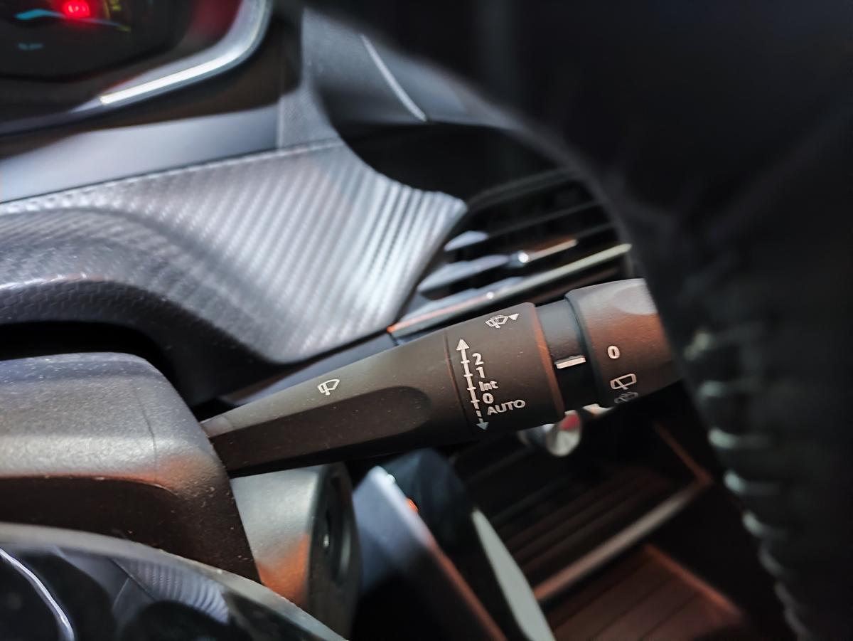 peugeot-2008-2025-eletrico-500cc