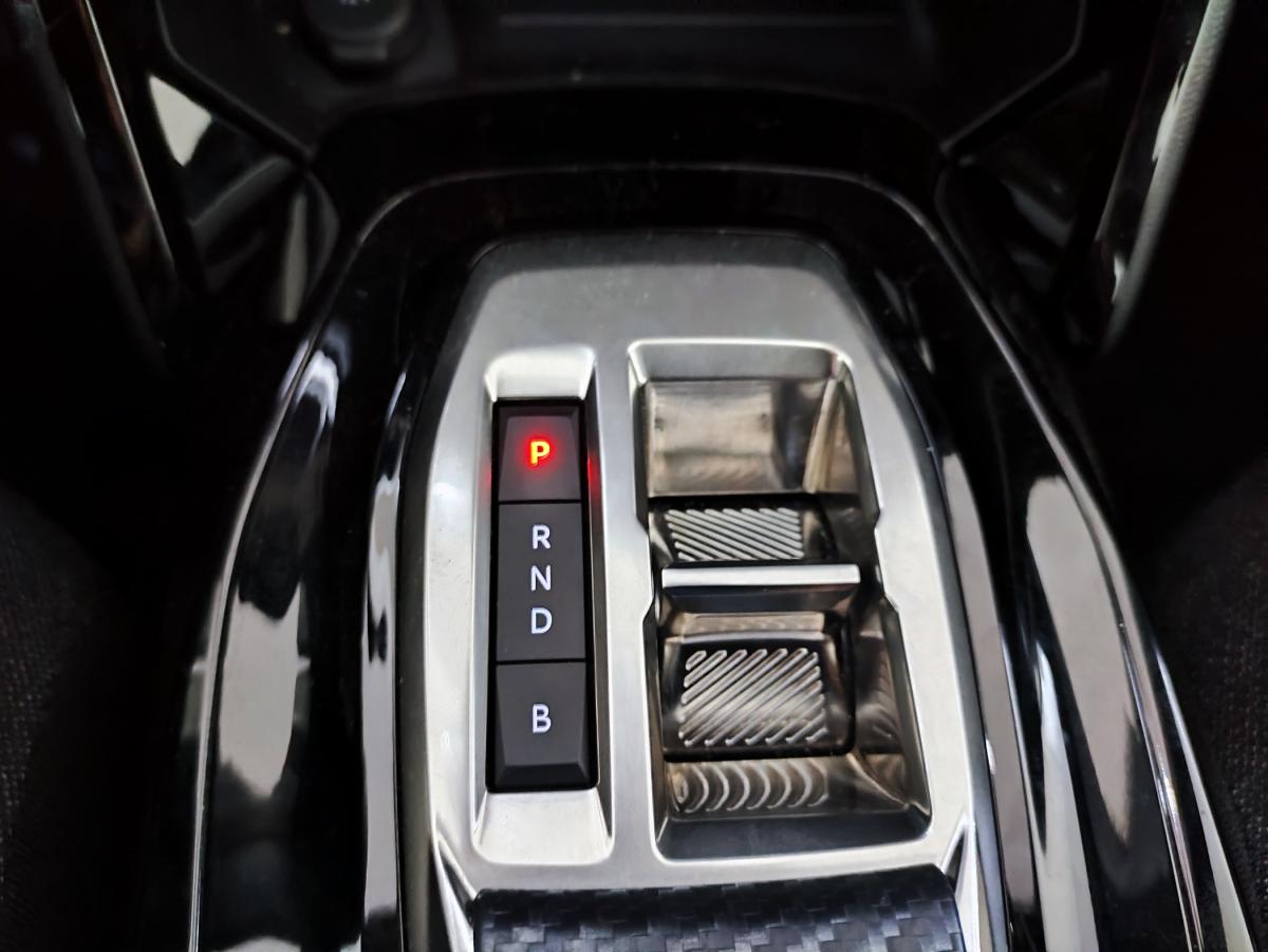 peugeot-2008-2025-eletrico-500cc