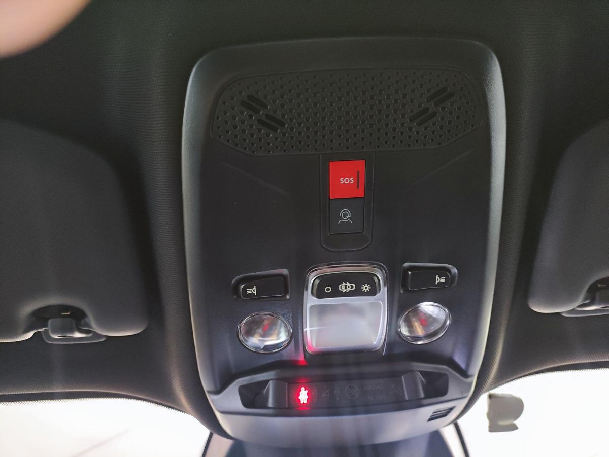peugeot-2008-2025-eletrico-500cc