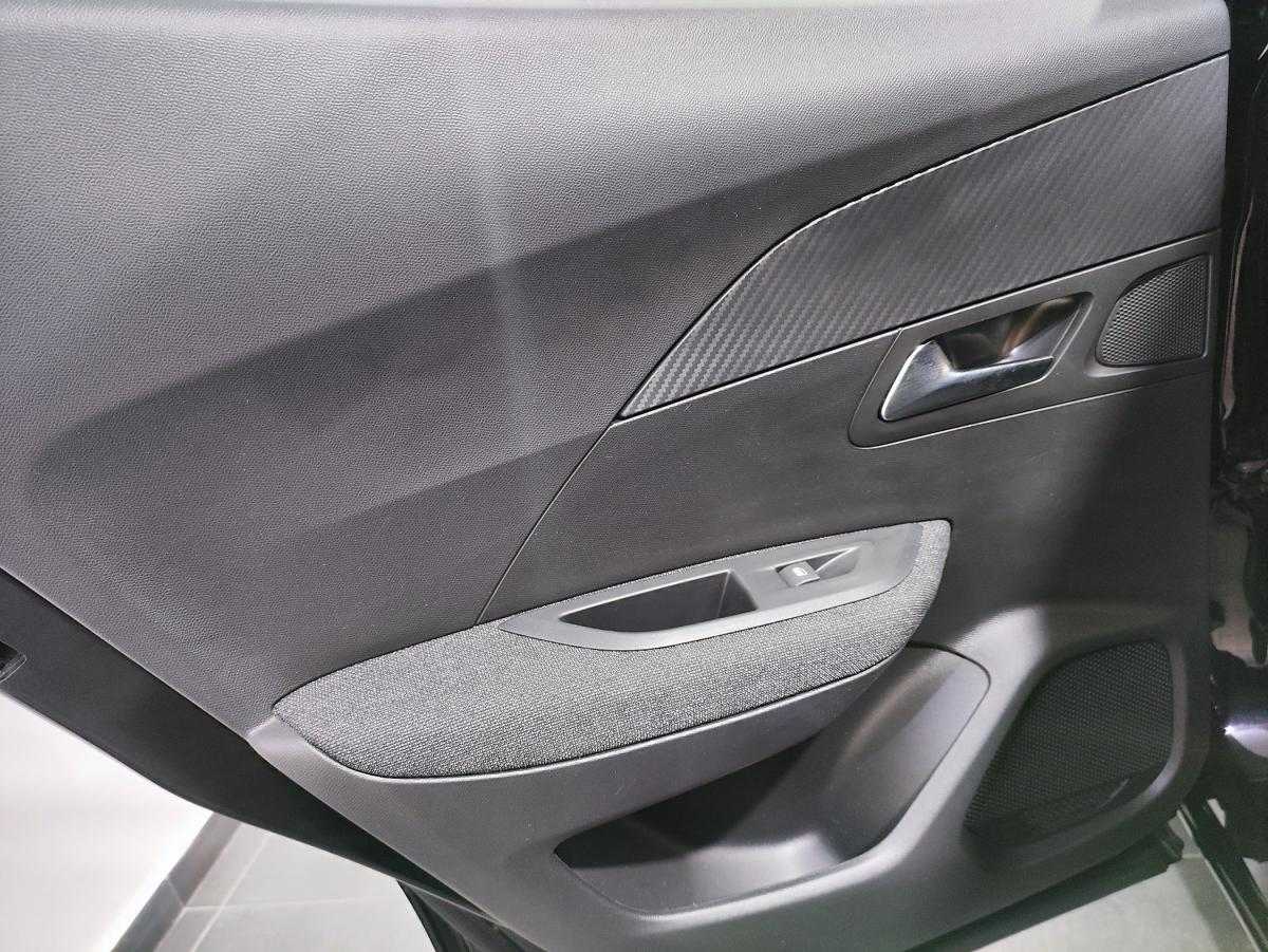 peugeot-2008-2025-eletrico-500cc