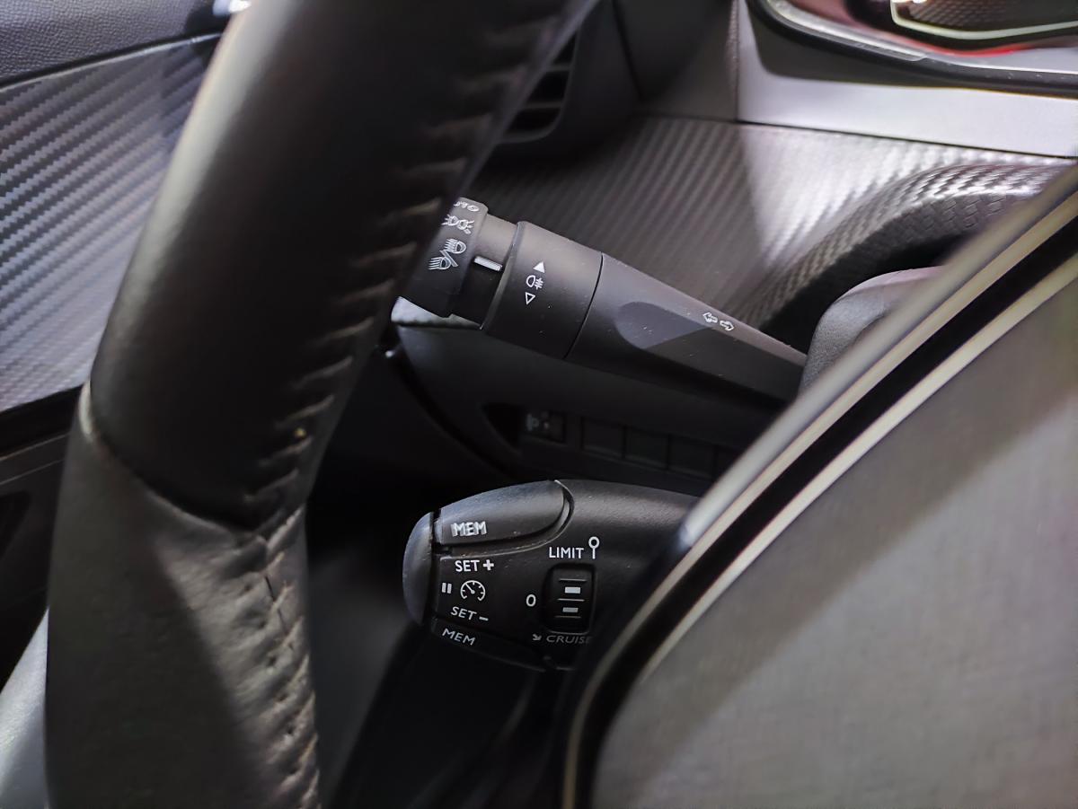 peugeot-2008-2024-gasolina-1199cc