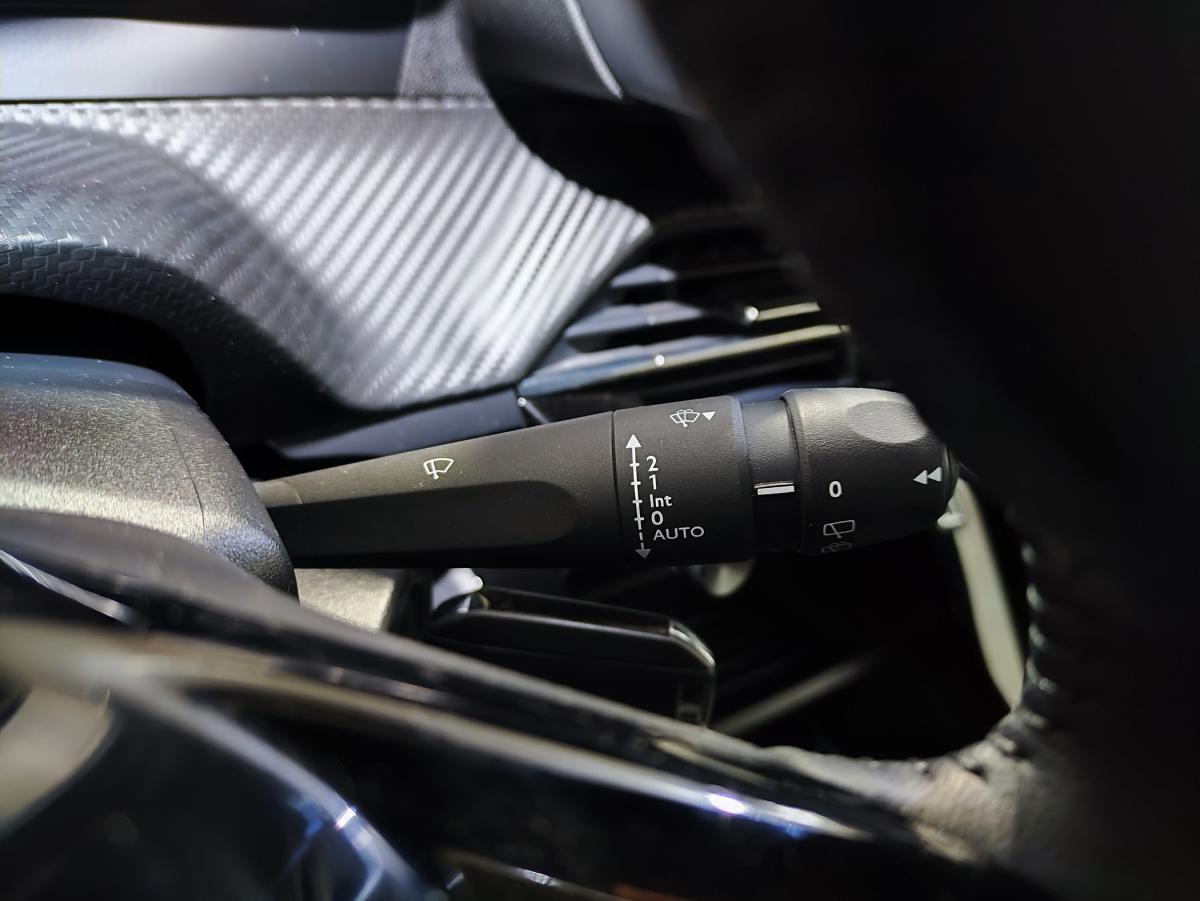 peugeot-2008-2024-gasolina-1199cc
