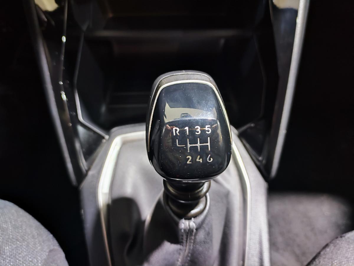 peugeot-2008-2024-gasolina-1199cc