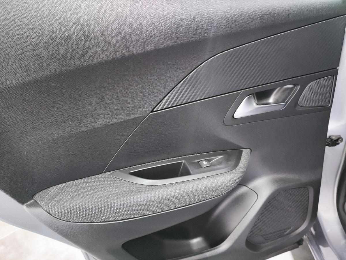 peugeot-2008-2024-gasolina-1199cc