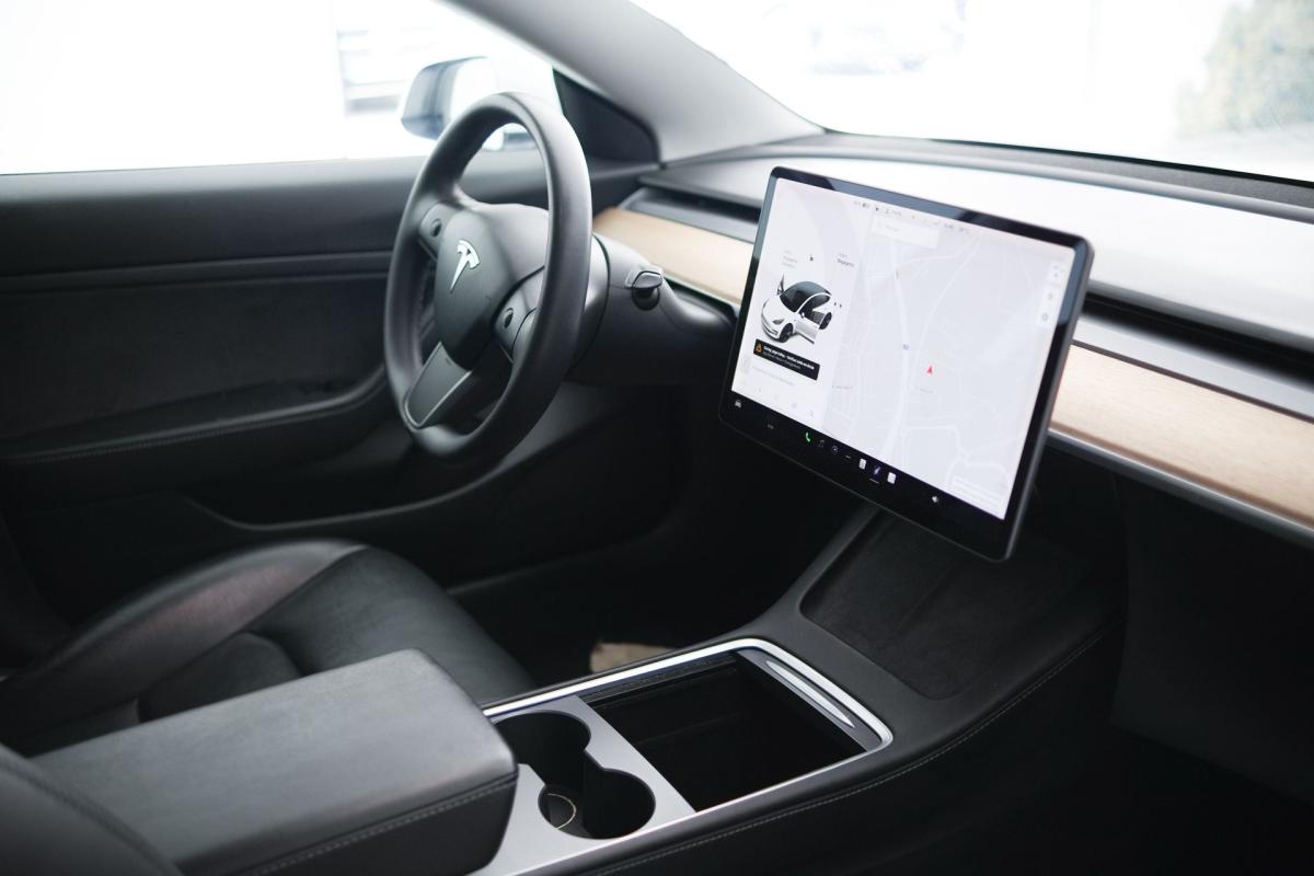 tesla-model-3-2021-eletrico-500cc