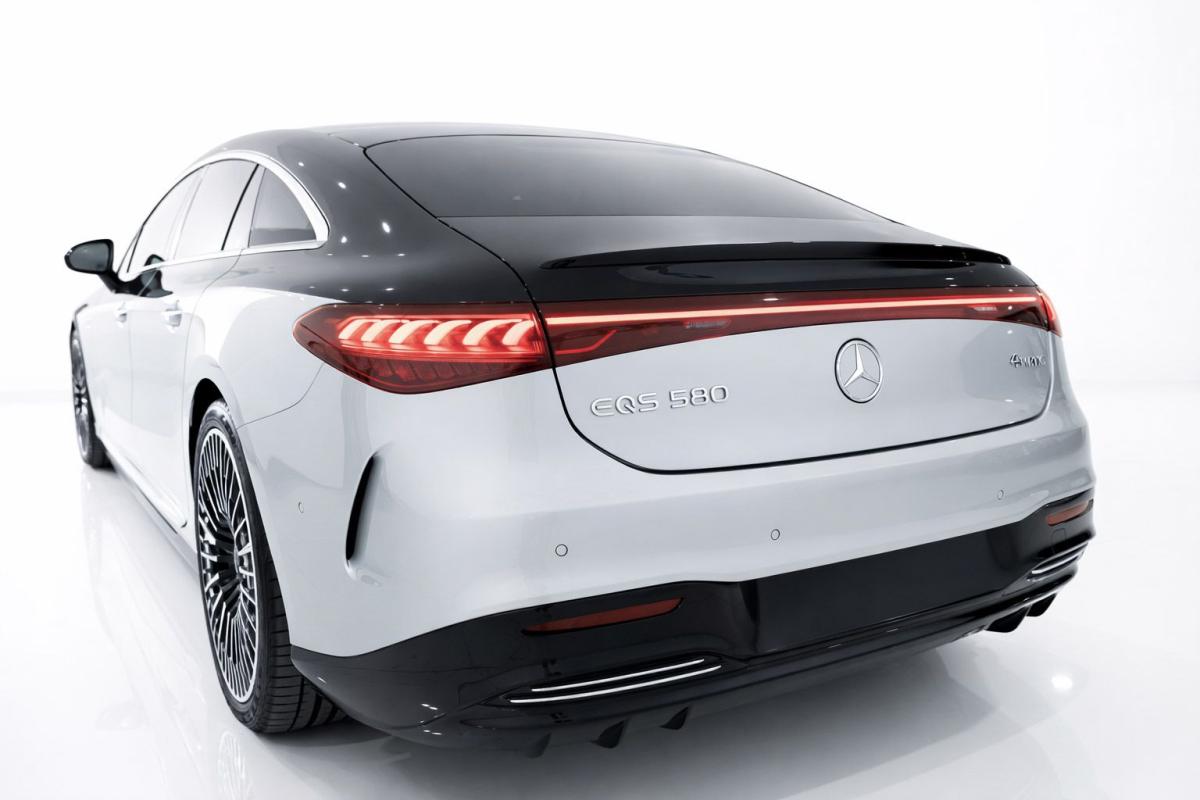 mercedes-benz-eqs-2022-eletrico-500cc