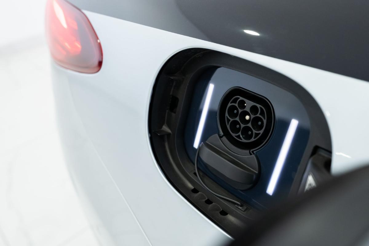 mercedes-benz-eqs-2022-eletrico-500cc