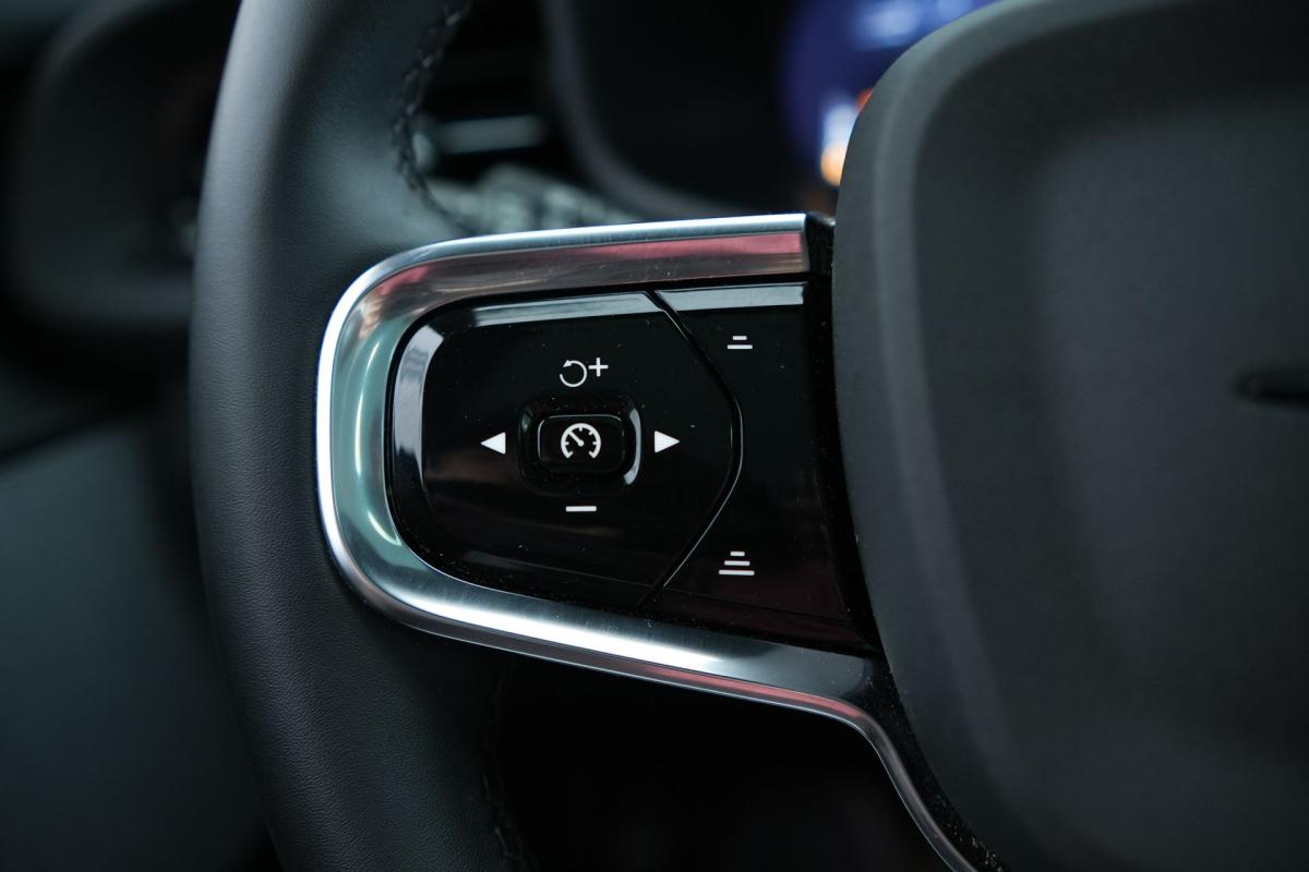 polestar-2-2023-eletrico-500cc