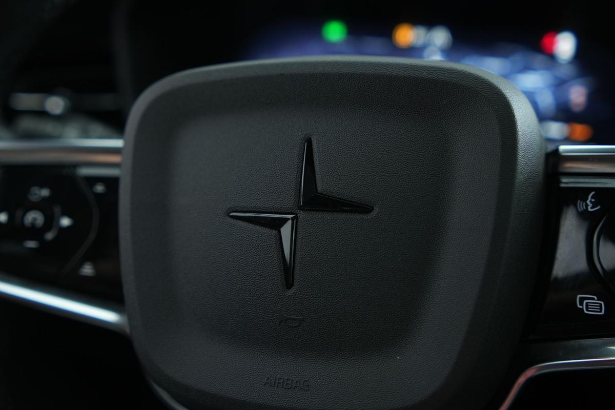 polestar-2-2023-eletrico-500cc