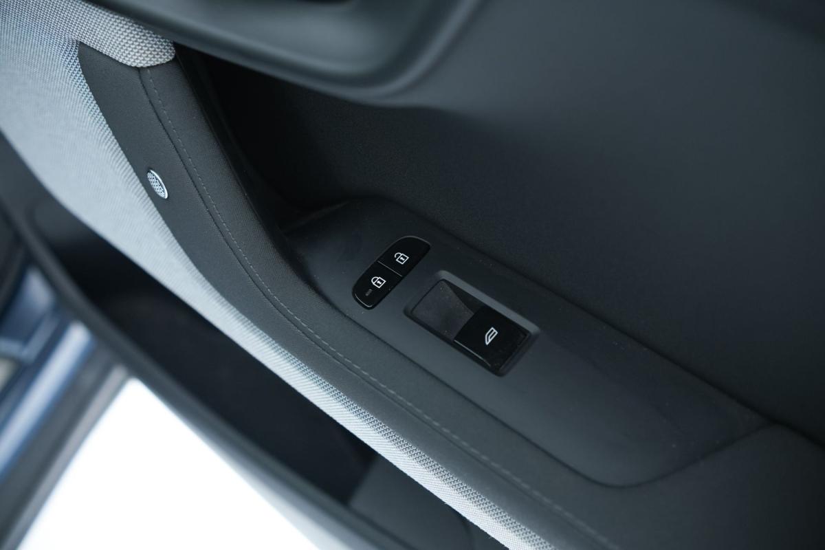 polestar-2-2023-eletrico-500cc