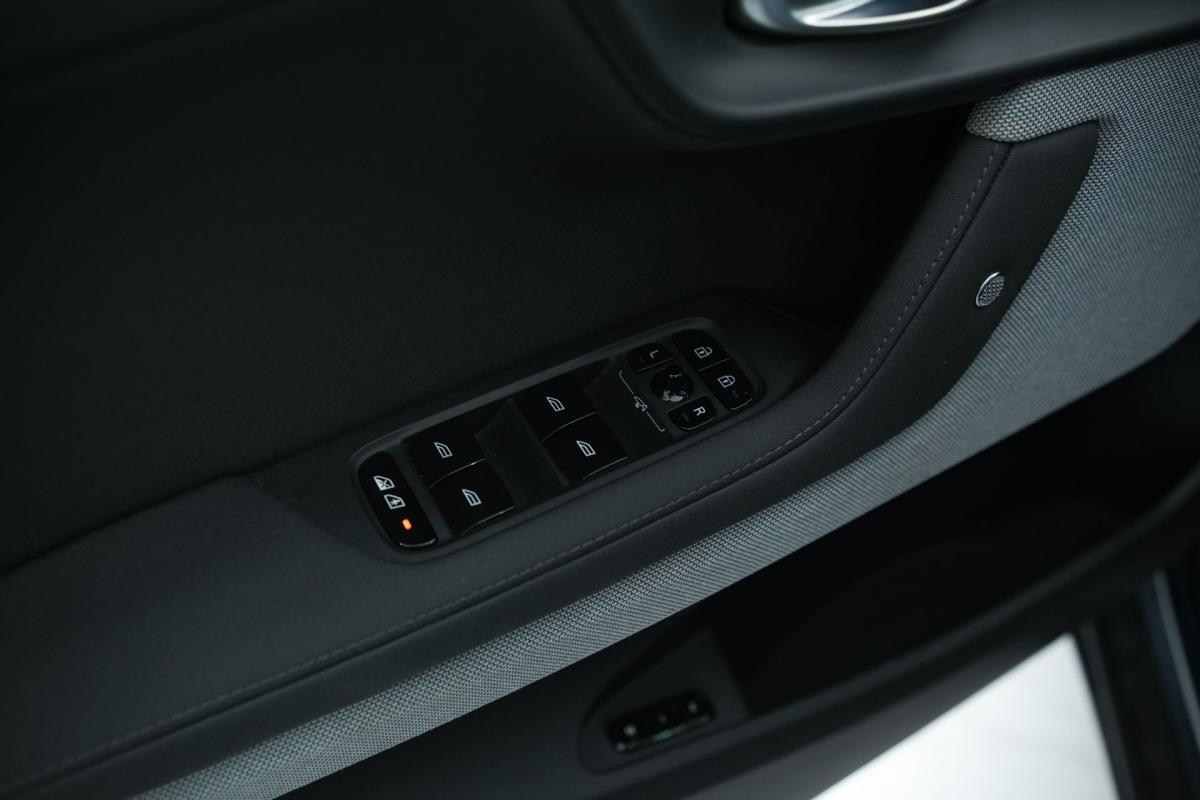 polestar-2-2023-eletrico-500cc