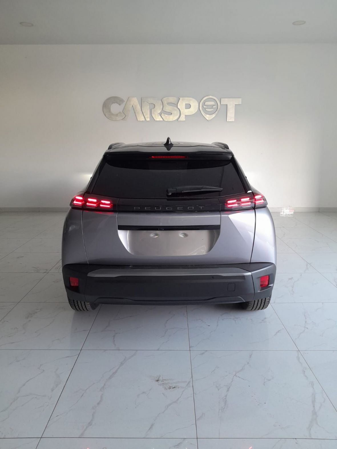 peugeot-2008-2025-eletrico-500cc