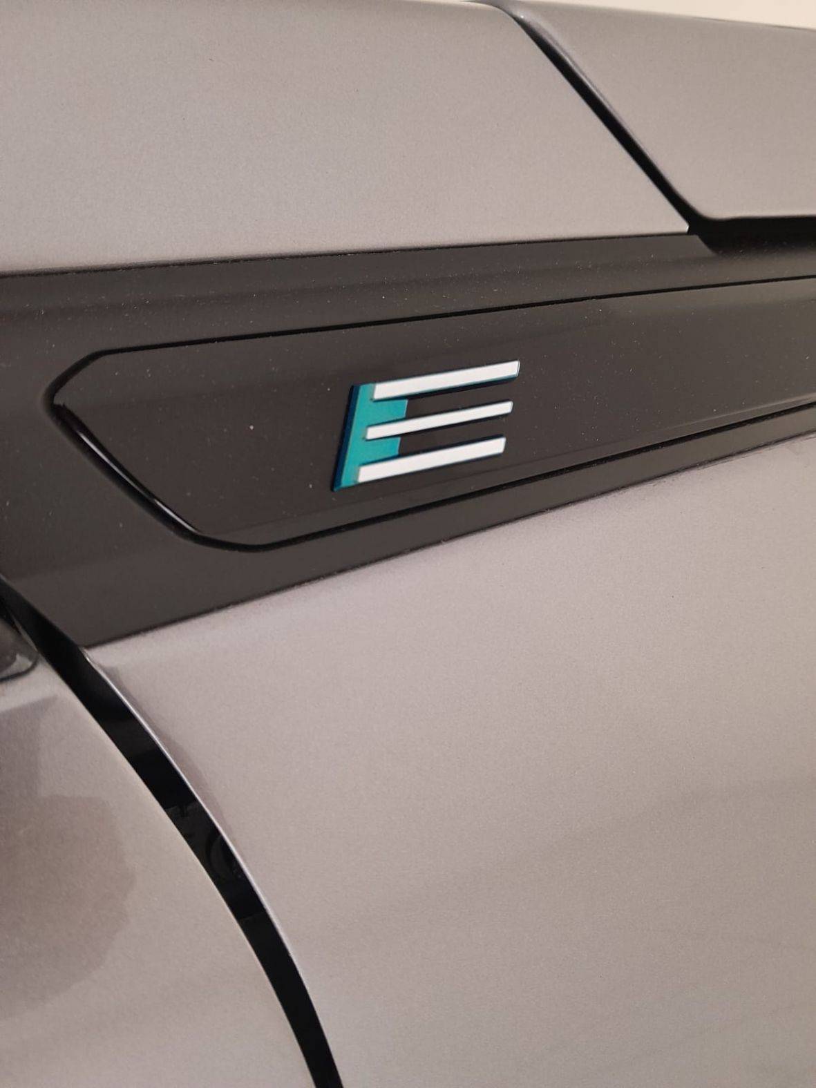 peugeot-2008-2025-eletrico-500cc