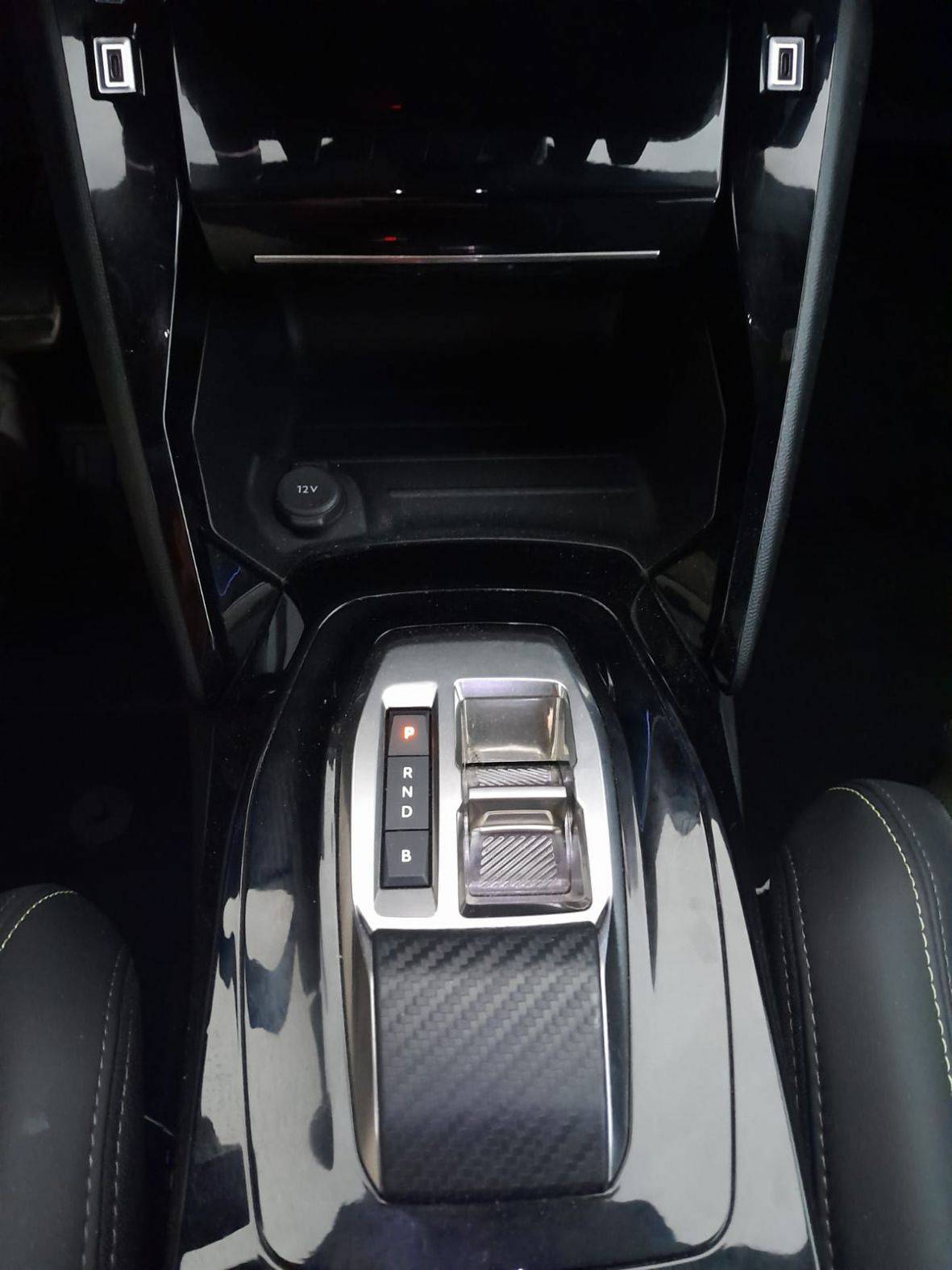 peugeot-2008-2025-eletrico-500cc