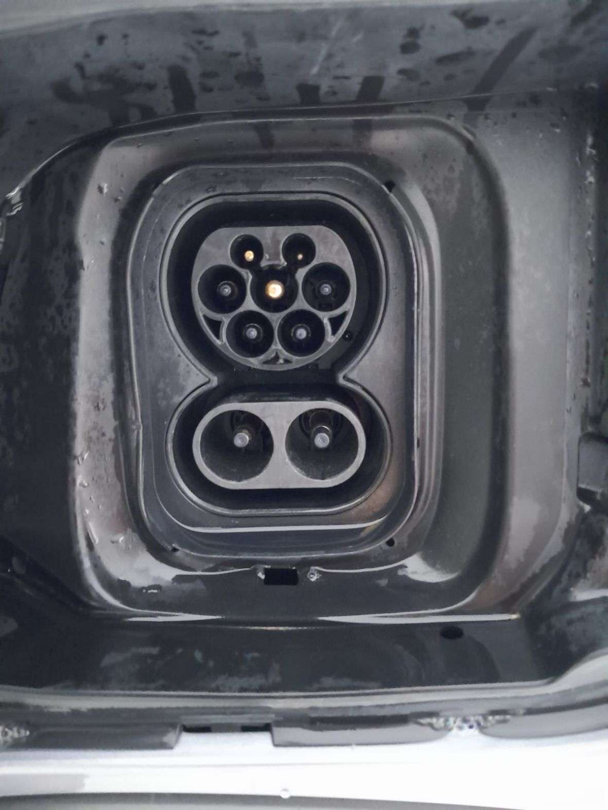 peugeot-2008-2025-eletrico-500cc