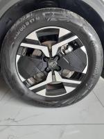 peugeot-2008-2025-eletrico-500cc