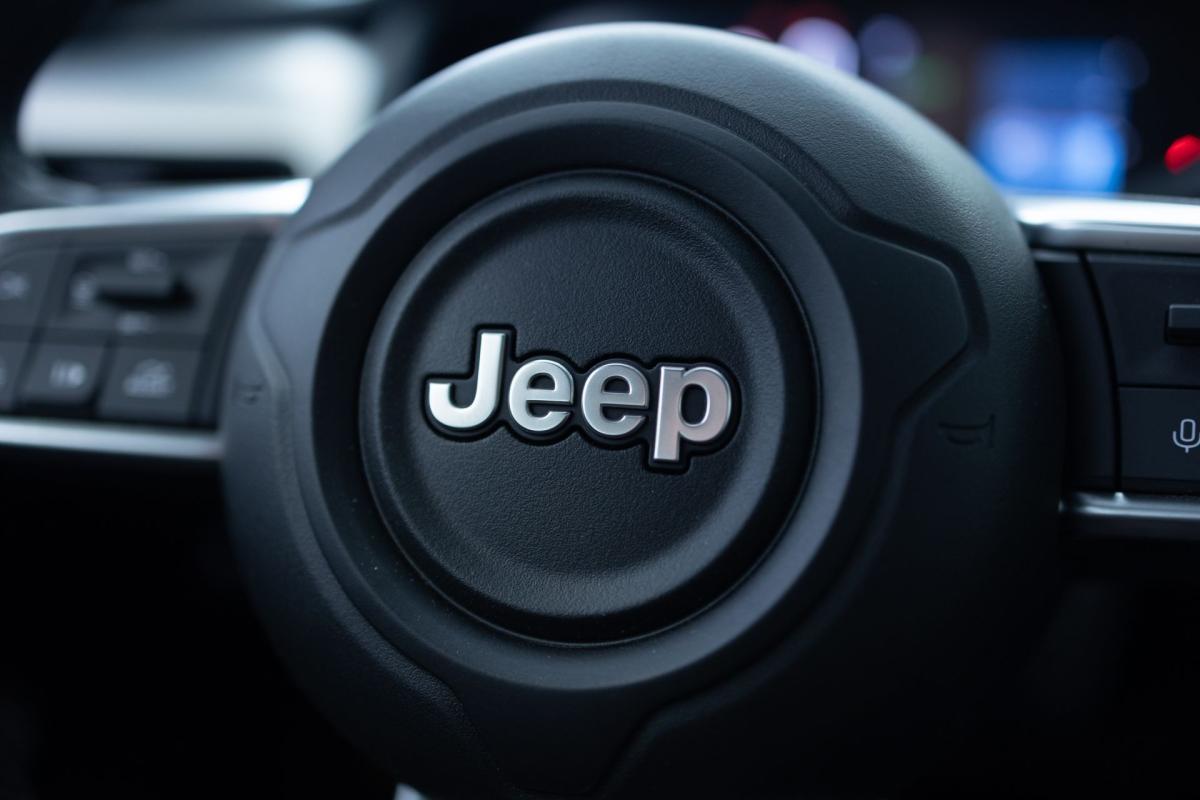 jeep-avenger-2025-eletrico-500cc