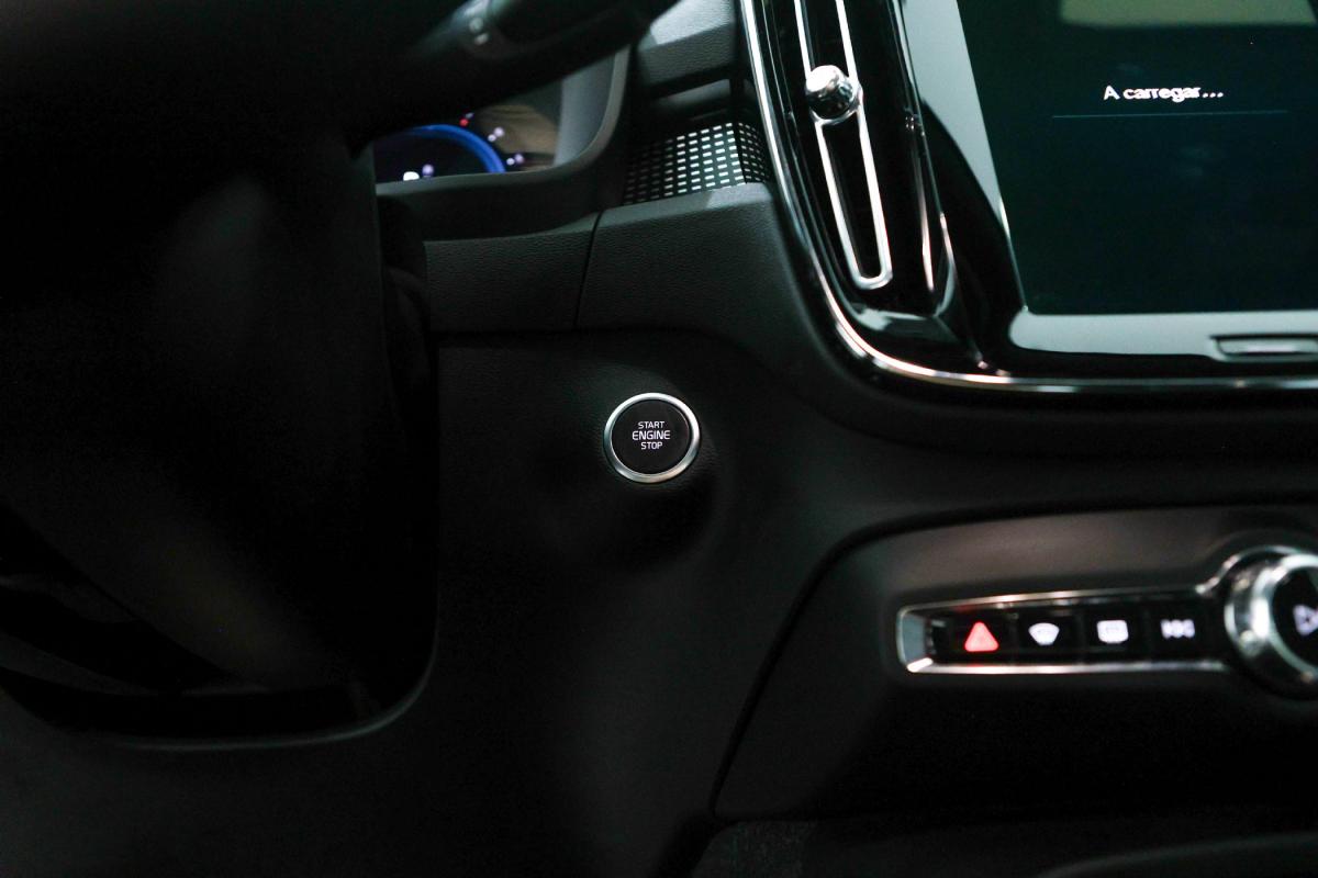 volvo-xc40-2024-gasolina-1969cc