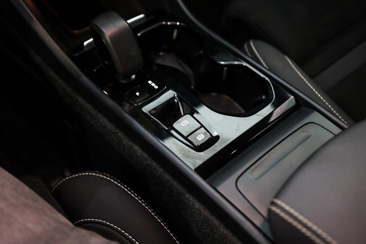 volvo-xc40-2024-gasolina-1969cc