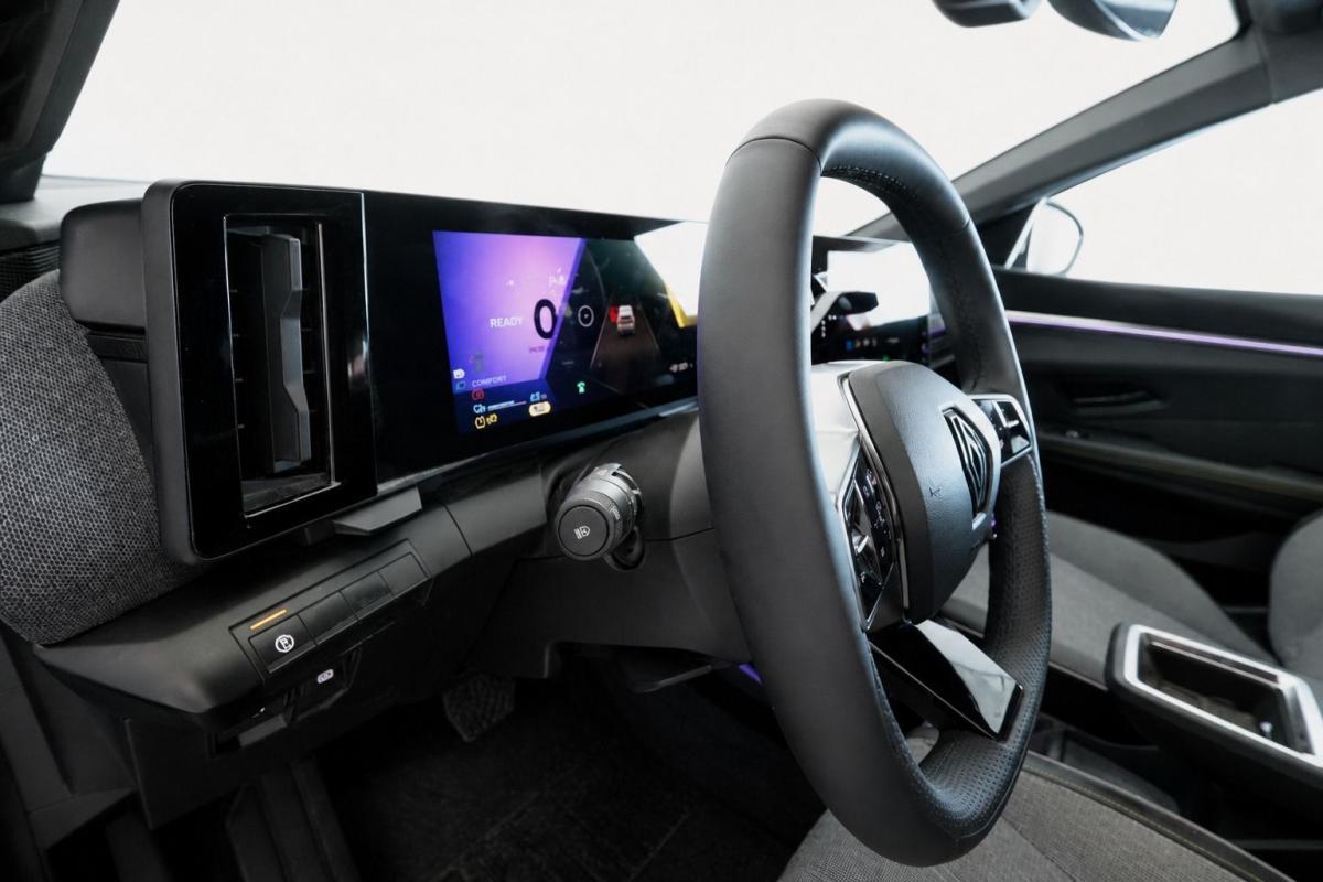 renault-megane-e-tech-2025-eletrico-500cc